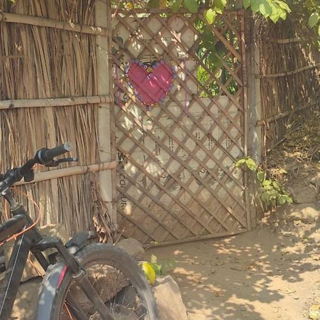 Hearthspace Hampi - Small Home, A Low-Impact Backpackers Hostel Esterno foto